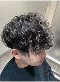 カール大きめ、柔らかツイストスパイラルパーマ