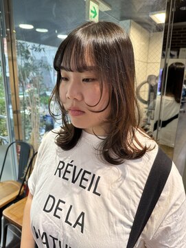 ヘアーアンドメイク ビス(HAIR&MAKE bis) ザクザクウルフレイヤー【山崎ほのか】