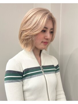 ベレーザ 渋谷神南(Beleza) 5325髪質改善金髪ホワイトブロンドフェザーショートレイヤーボブ