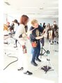 ベイ(BAE)&nbsp;美容師様向けに講師活動をしています。教え教わり、学びの時間。