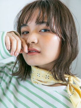 シー 岡崎(,SHE) 波ウェーブなゆるいボブ