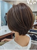 白髪ぼかしのスペシャリストTOMが作るショートボブ