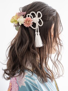 ヘアーサロン ラフリジー(Loufreasy) ミディアムロングヘアー卒業式袴編みおろしハーフアップアレンジ