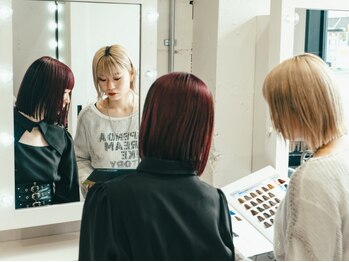 へアメイクワンプラス 四日市(HAIR MAKE ONEplus)の写真/話しやすく気さくな女性スタイリストが多数◎美容院が苦手な方にも[ONE plus/四日市/中川原/ダブルカラー]