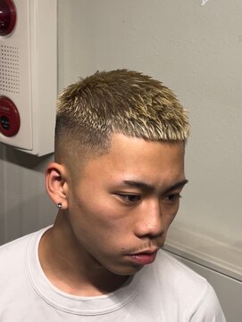 ミリオンバックス 神田店(Million Bucks) スパイキーショート/スペインカール<理容室>[メンズ/床屋/神田]