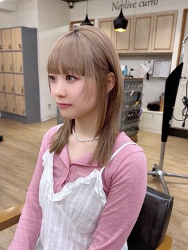 ネオリーブ クーロ(Neolive curro) 韓国前髪顔周り×小顔レイヤー[横浜/縮毛矯正/丸型卵型逆三角形]