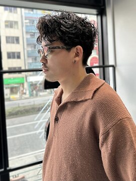 オルカ(ORCA) 刈り上げセンターパート/フェザーパーマ/ルーズパーマ/新宿