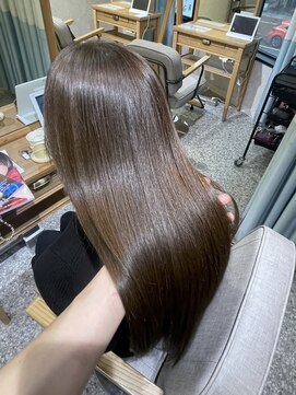 スモーキーブラウン