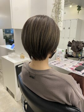 アコロン(acoron) 小顔マッシュショート/ハイライト