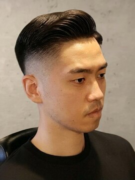 ワンワンオー バーバーショップ 長浜店(@110 BARBER SHOP) サイドパート・スキンフェード
