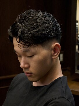 ザバーバー 渋谷(THE BARBER) 短髪フェード+フェザーパーマ
