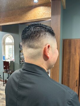 オールマンバーバーショップ 流山おおたかの森(Allman Barbershop) 顔剃りシェービング/ツイストスパイラルパーマ/アイロンパーマ
