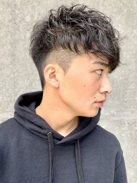 フランクスバーバー アンド ビアークラブ(FRANK'S BARBER and BEER CLUB) ツイストパーマくせ毛風パーマ七三オールバックマッシュウルフR
