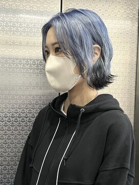 ホワイト 梅田(white) #淡めブルー×エンドカラー