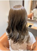 オリーブグレージュ