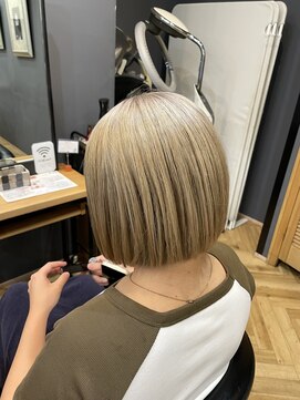 アルター(aL ter) ボブ×シルバーベージュ［タッセル/マチルダボブ/ブリーチ］長橋