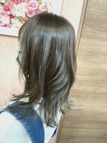 ガオニモ(gaonimo)&nbsp;動きの出やすいミディアムカット♪