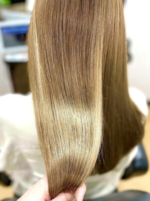 ダメージレス[カラー]や持ちのいい[エイジングTR]どんな髪にも使える[専用コーム]で髪質改善×キレイが叶う