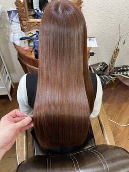ローゼン(ROZEN)の写真/《髪質改善》髪の状態に合わせたトリートメントで髪の芯から潤いを与え、毛先まで潤いに満ちた質感に―。