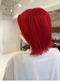 レッドカラー派手髪外ハネレイヤーボブハイトーンカラー