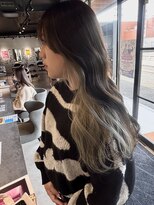 ビーストバイブランカ 刈谷三河安城(BEEst by BLANCA)&nbsp;ミディアムヘア×ホワイトグレーインナーカラー