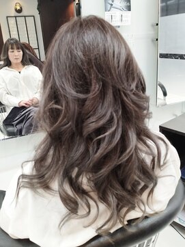ヘアースタジオ ジェイワン(hair studio J ONE) 30代40代50代60代 脱白髪染め 白髪ぼかし トーンダウンカラー