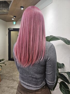 イット(it.) it. YUI ケアブリーチ ピンクヘア 青みピンク