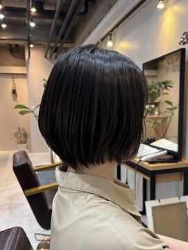 トットファム(tot.fam.) 【t o t . f a m .】縮毛矯正 自然な丸み◎楽ちんショートボブ♪