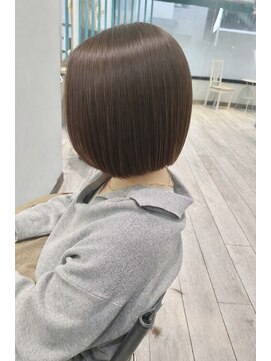 ヘアーメイクオズ(hair make O/S) 乾かすだけで、品よくまとまるワンレンボブ