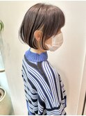 大人前下がりボブ　インナーカラー　ベージュ
