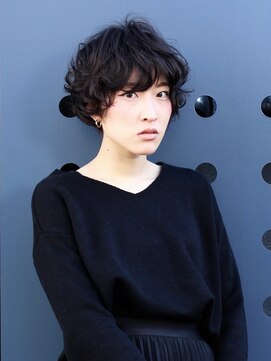 プラグ(Plug) ショートパーマスタイル