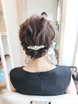 ロカット サロン(Roquat Salon) ボブゆるふわシニヨンアレンジ【ヘアアレンジ 立川/八王子】