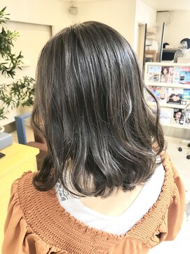 ヘアアンドメイクフリッシュ(HAIR&MAKE FRISCH) グレージュボブ