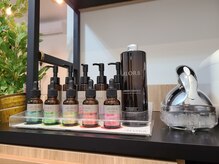 ヘアーサロン チカ(HAIR SALON CHIKA)の雰囲気（マイクロバブルのシャワーで洗浄しアローブで頭皮ケア致します）