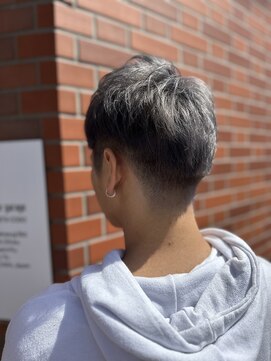 イイナヘアガレージ(117) 【117hairgarage】メンズ_ブリーチ_シルバーヘア