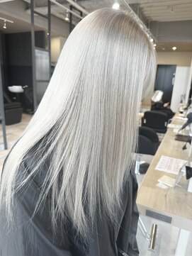 リア 近鉄八尾店(Lia) ホワイトカラー