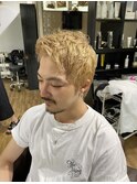束感ショート　波巻き　ハイライト マッシュパーマ