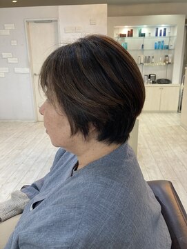 フェイバリットビューティシャルム(Favorite Beauty Charme) 白髪ぼかしハイライト×ショートスタイル×リタッチカラー