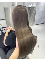 アルドーレフィエロ シンサイバシ(Ardore fiero shinsaibashi) カーキベージュ/ハイライト/グレーベージュ【小山田繭】