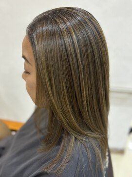 シーズンプラス(SEASON PLUS) 20代30代40代 大人可愛い　小顔カット ミディアムローレイヤー3C