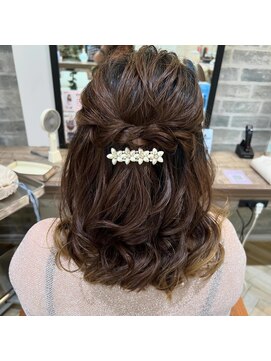 キュート Cute ハーフアップ