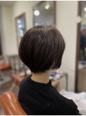 【ショートボブ、くびれショート】