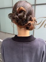 〈Tierra毛利仁美〉変形カチモリツインヘアアレンジ
