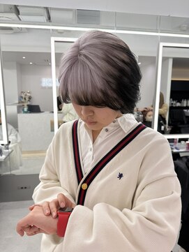 テイス 新宿(TACE) [ホワイトグレージュ/ミニウルフ/チェリーブラウン/新宿]