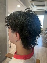 ヘアーアンドメイク ファット(Hair&Make PHAT)&nbsp;黒髪ビジネスメンズカット無造作スパイラルパーマウルフカット