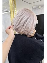 ランズ アネックス 梅田(LANDS ANNEX) ホワイトベージュ 切りっぱなしボブ【大阪 梅田】