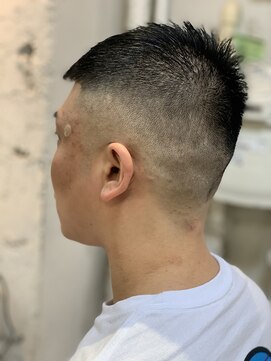 ペネロープ(Penelope) 1分スタイリング！スキンフェードベリーショート　担当RYO