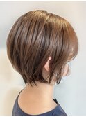 ショートボブ　〔担当　玉山大夢〕