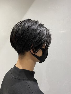 エル 横浜(eL) 【 eL 横浜 】刈り上げ マッシュショート センター分け