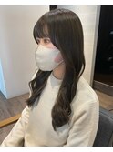 オリーブベージュ